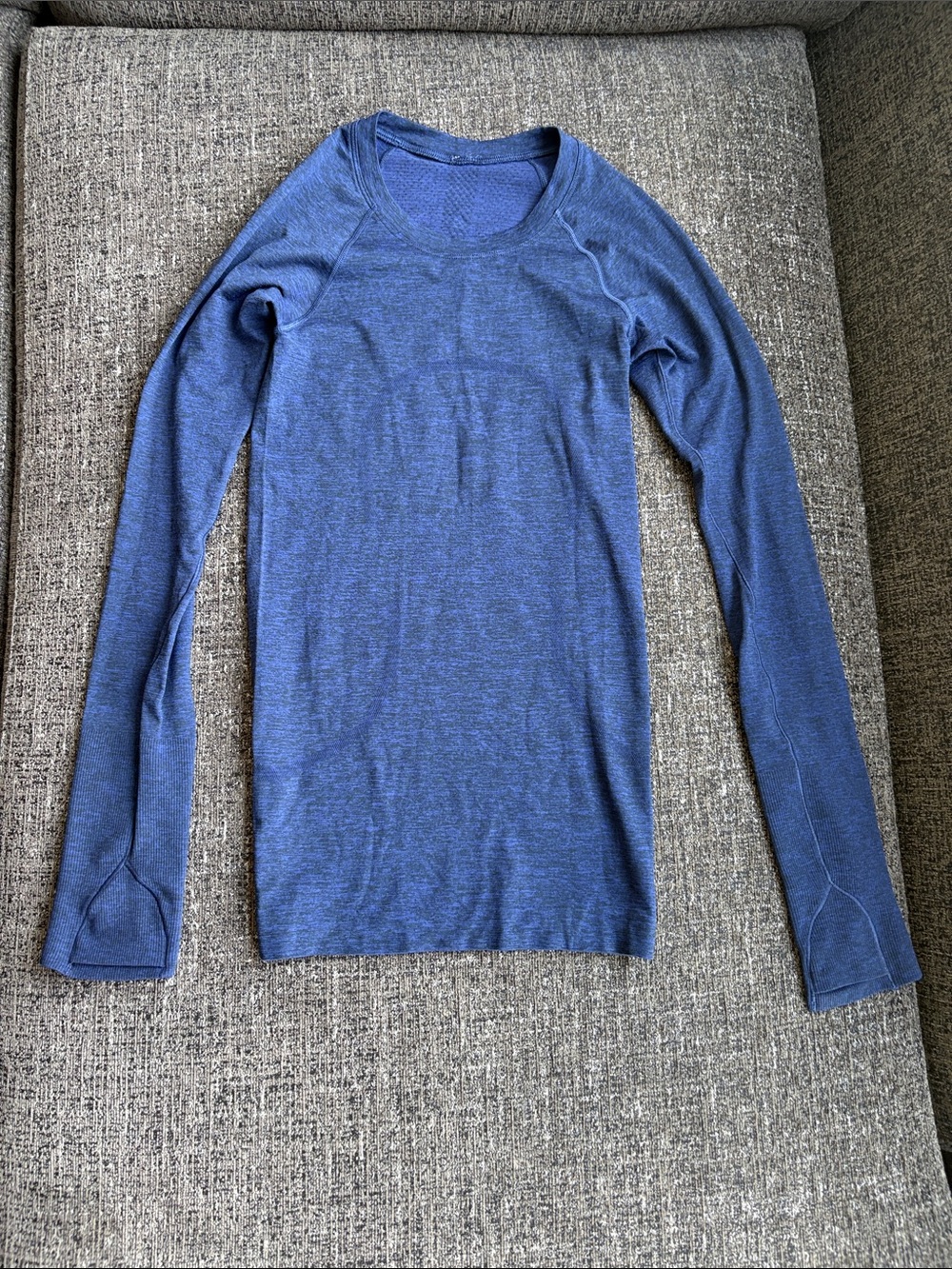 Lululemon Swiftly Tech Long Sleeve Shirt 2.0 in Larkspur/True Navy Size 0